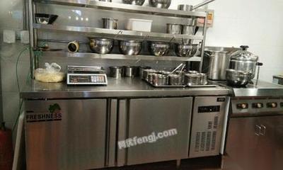 新疆烏魯木齊廚房設備,全部九成新 15000元