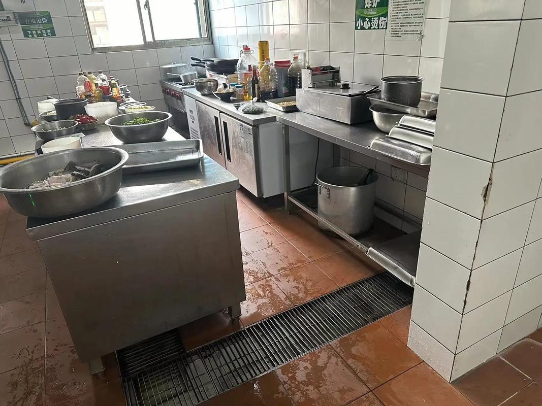 小白的商用廚房設(shè)計指南 從零開始規(guī)劃高效餐飲空間