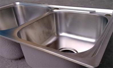 廚房水槽選購全攻略 避開常見貓膩，打造高效廚房核心區(qū)